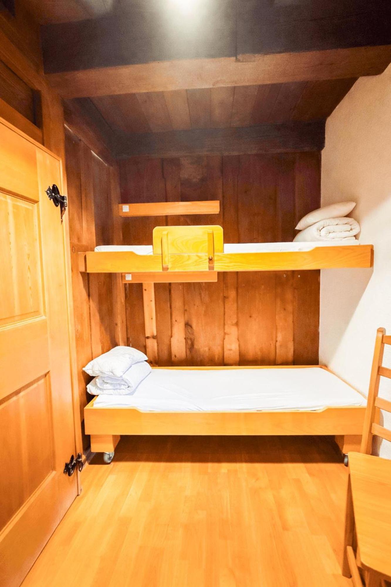 Vierbettzimmer mit Gemeinschaftsbad